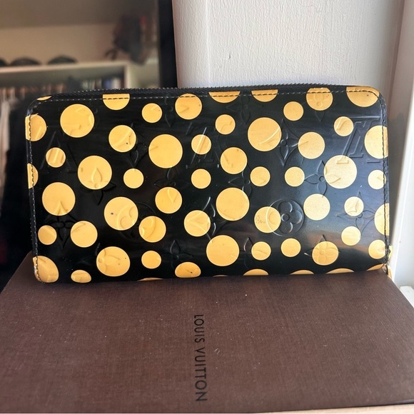 Louis Vuitton x Yayoi Kusama Polka Dot Wallet - Picture 2 of 13